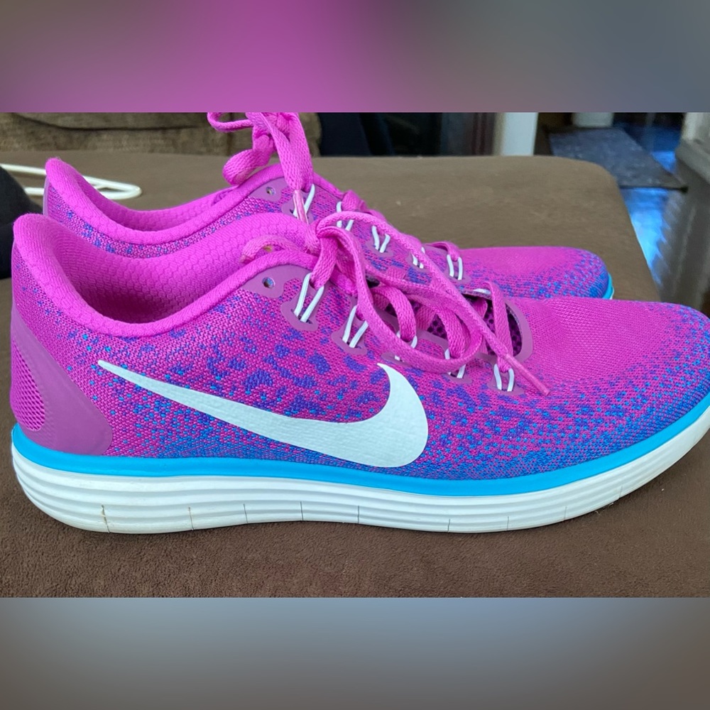Women’s Nike shoes